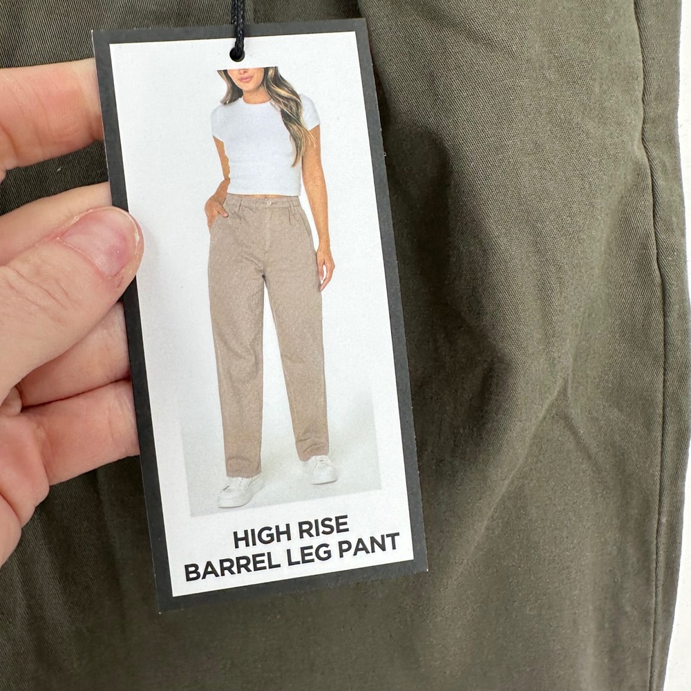NWT BCBG Generation Women's High‎ Rise Barrel Leg Pants Olive Green Size M - Picture 3 of 9